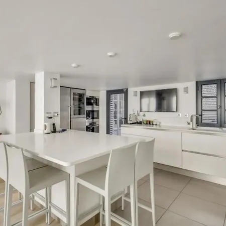 Masterful Contemporary Design Appartement *