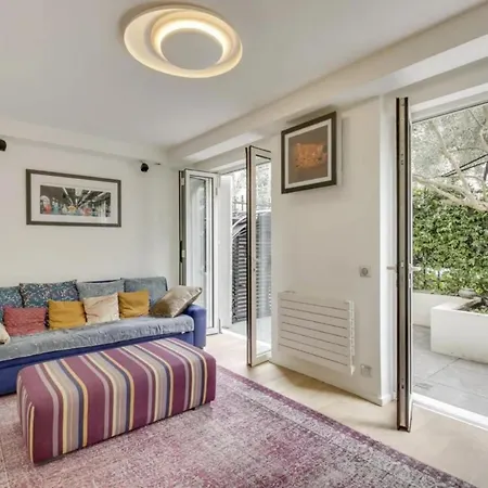 Apartman Masterful Contemporary Design Beausoleil